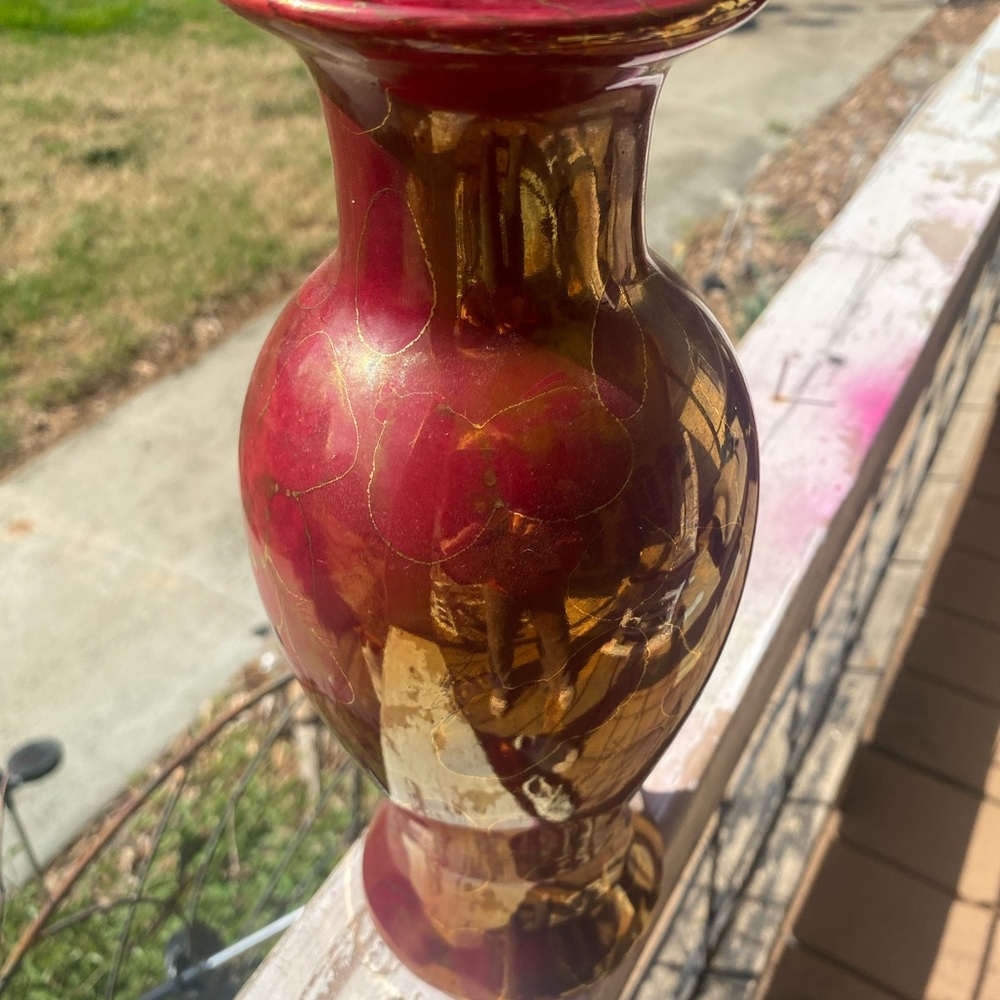 Rare VTG red Art vase with gold accents art